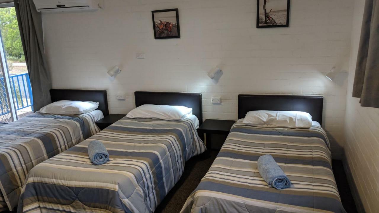 Harrington Village Motel Manning Point Buitenkant foto