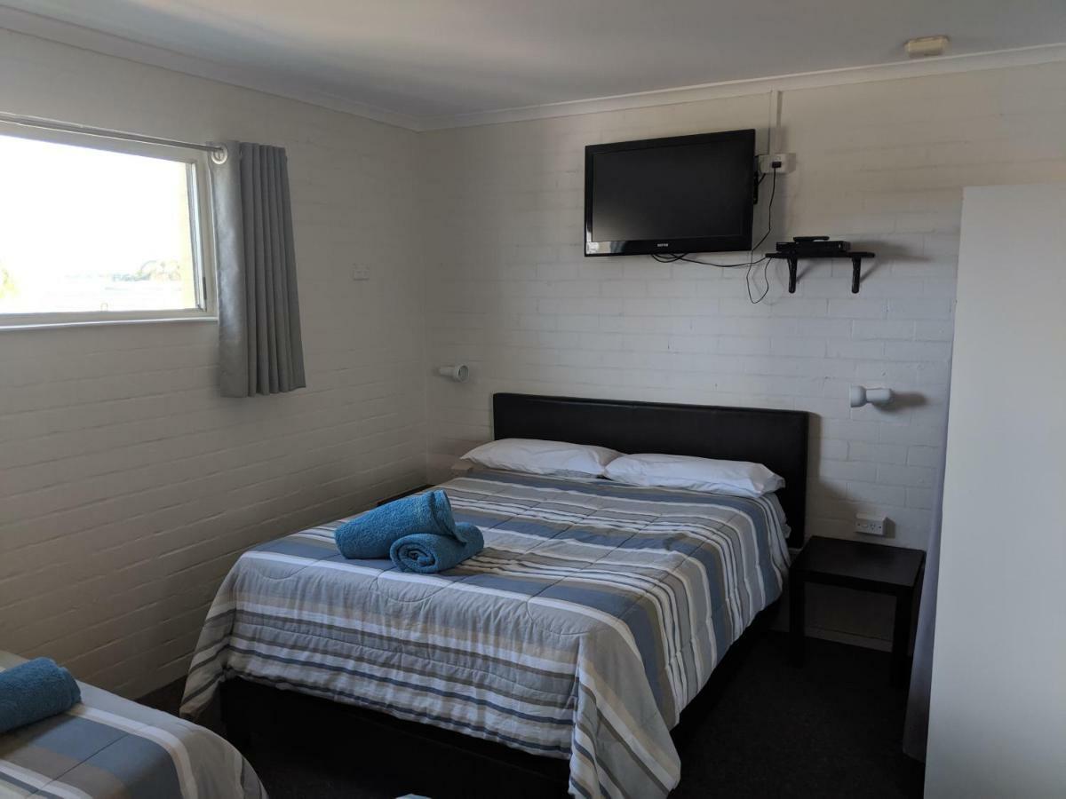 Harrington Village Motel Manning Point Buitenkant foto